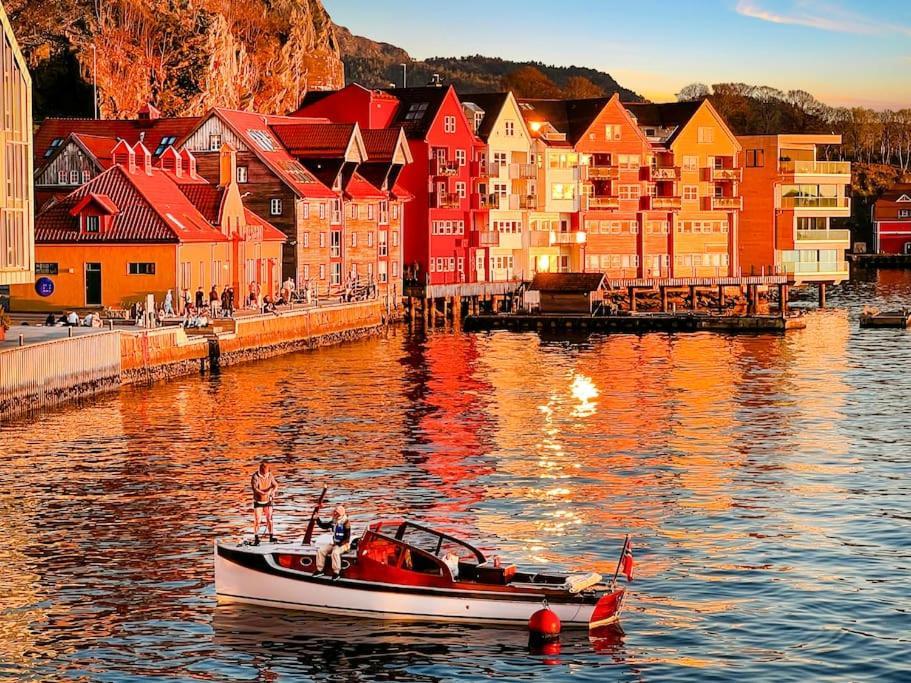 Ocean-View Haven: Take A Swim From Your Window! Bergen Zewnętrze zdjęcie